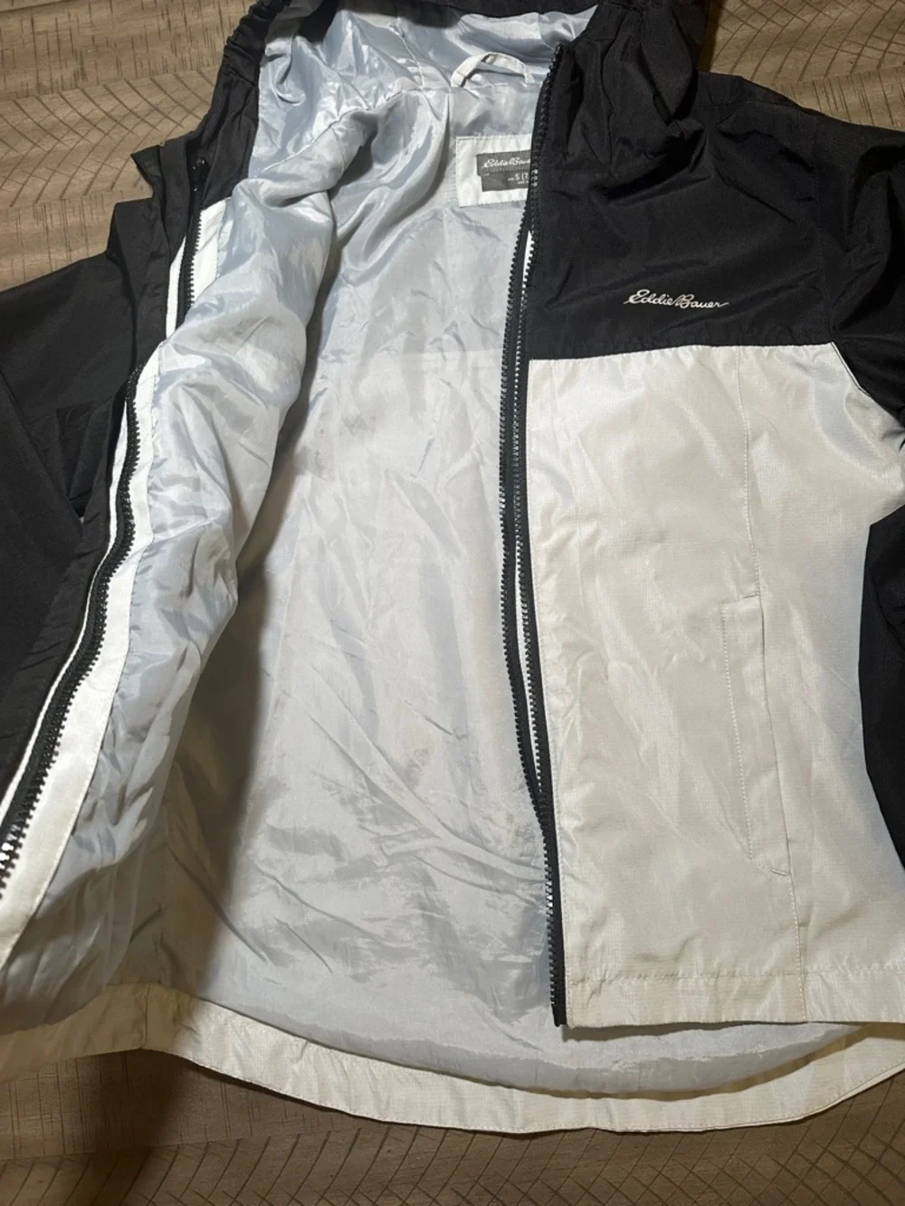 Eddie Bauer lightweight hooded